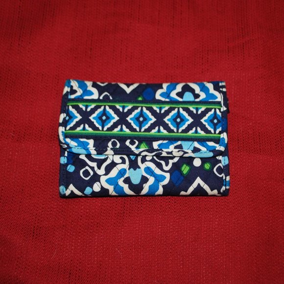 3/$30 - NEW MARKDOWN - Vera Bradley Wallet in Ink Blue - EUC - Picture 1 of 7